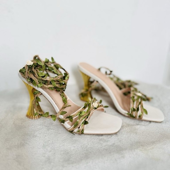Women's Summer Fashion Vine Flower & Rose Cross Strap Open Toe Chunky Heels - Picture 1 of 4